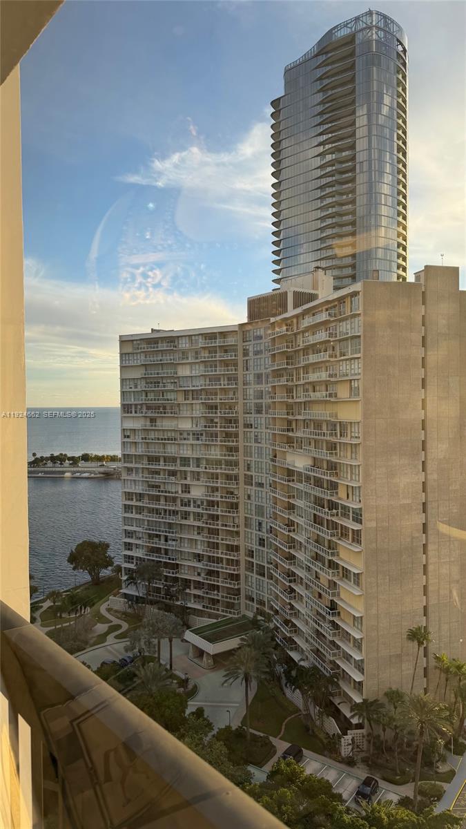 2333 Brickell Ave #1814, Miami FL 33129