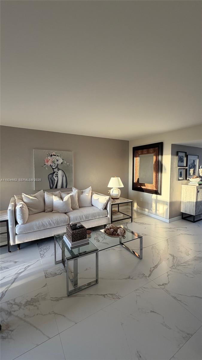 2333 Brickell Ave #1814, Miami FL 33129