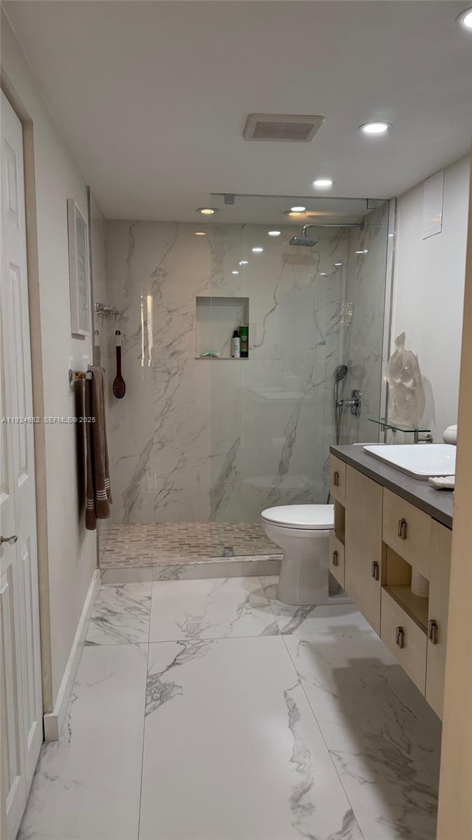 2333 Brickell Ave #1814, Miami FL 33129