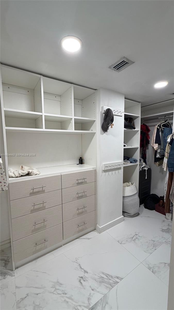 2333 Brickell Ave #1814, Miami FL 33129