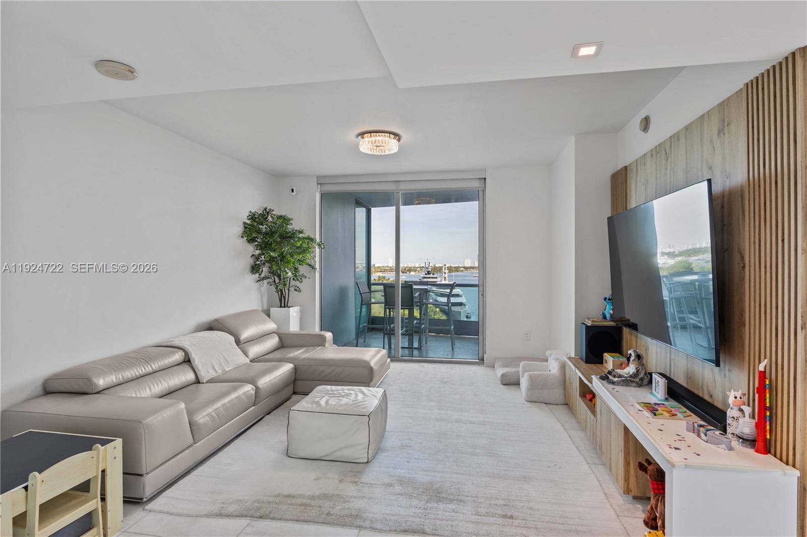 900 Biscayne Blvd #901, Miami FL 33132