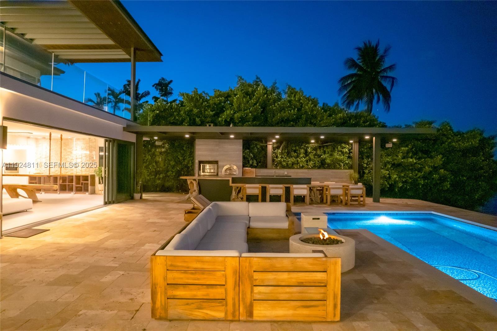 327 E Rivo Alto Dr, Miami Beach FL 33139