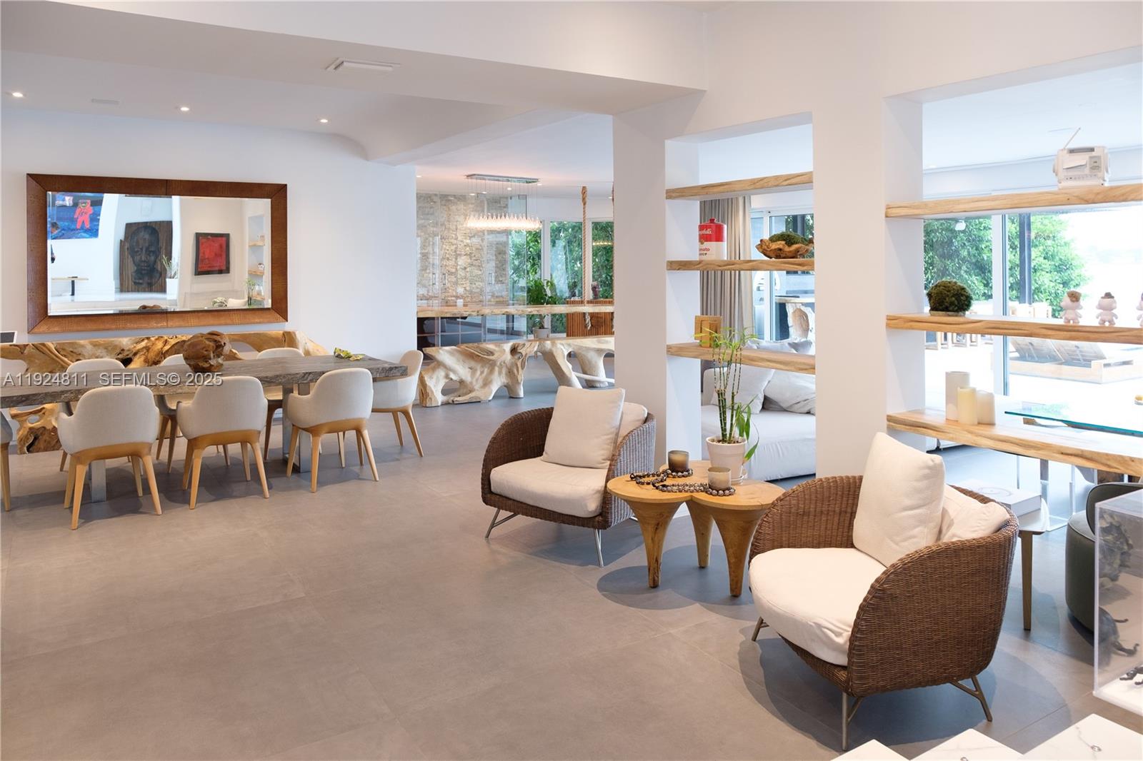 327 E Rivo Alto Dr, Miami Beach FL 33139