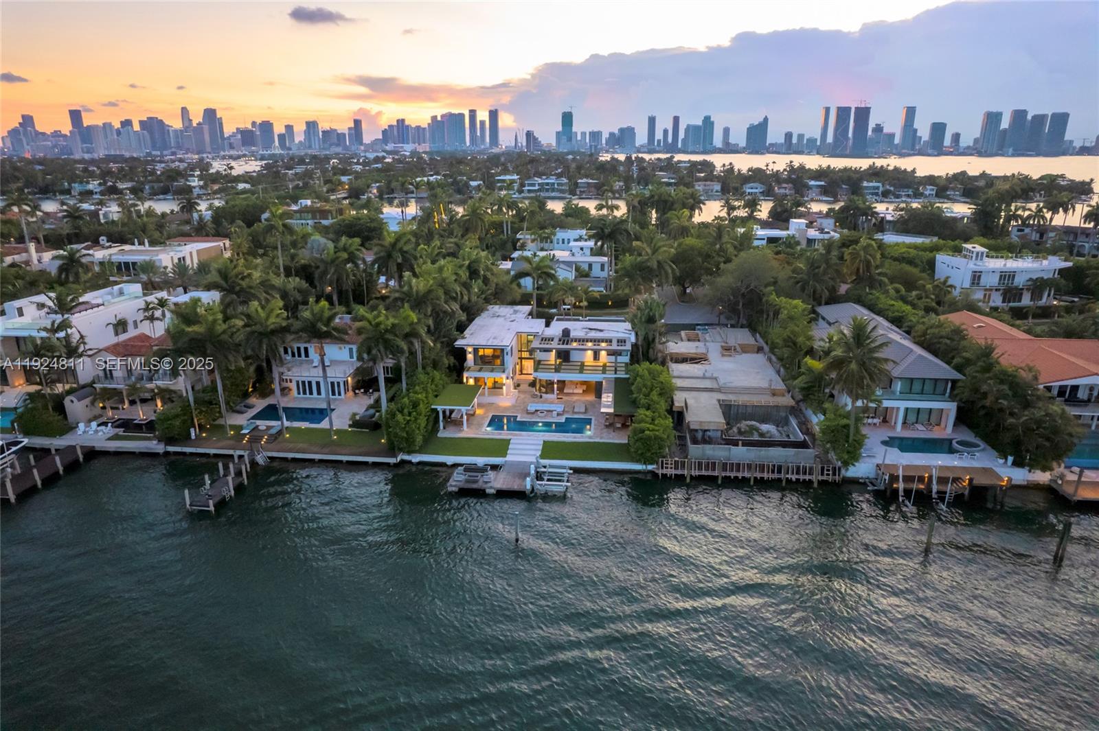 327 E Rivo Alto Dr, Miami Beach FL 33139