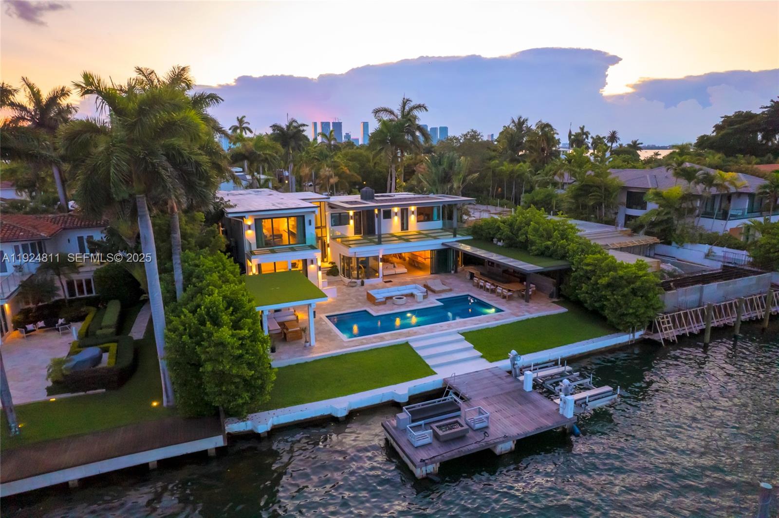 327 E Rivo Alto Dr, Miami Beach FL 33139