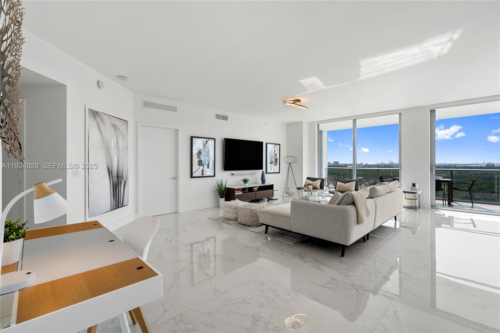 17111 Biscayne Blvd #2002, North Miami Beach FL 33160