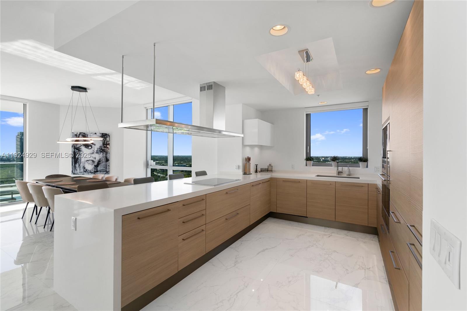 17111 Biscayne Blvd #2002, North Miami Beach FL 33160