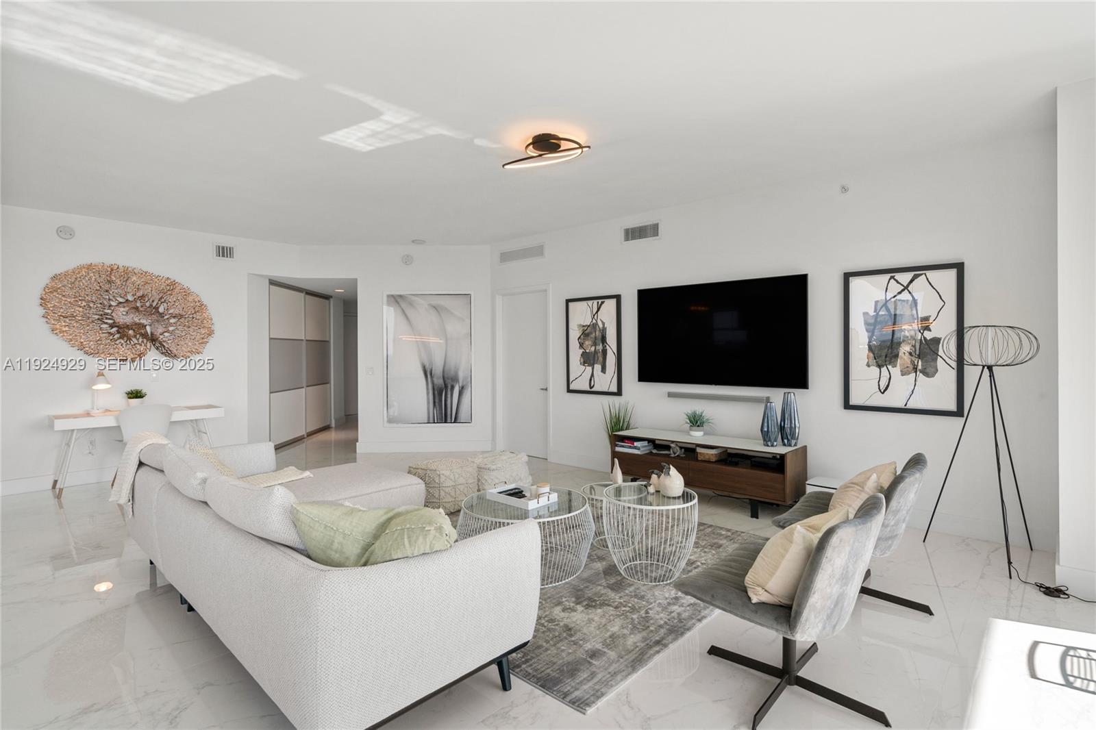 17111 Biscayne Blvd #2002, North Miami Beach FL 33160