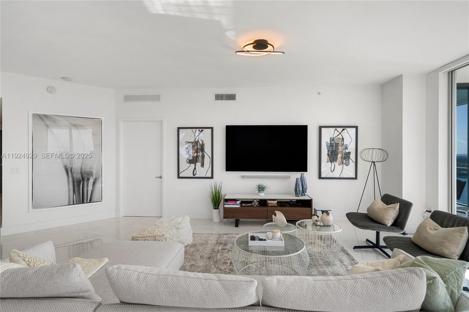 17111 Biscayne Blvd #2002, North Miami Beach FL 33160