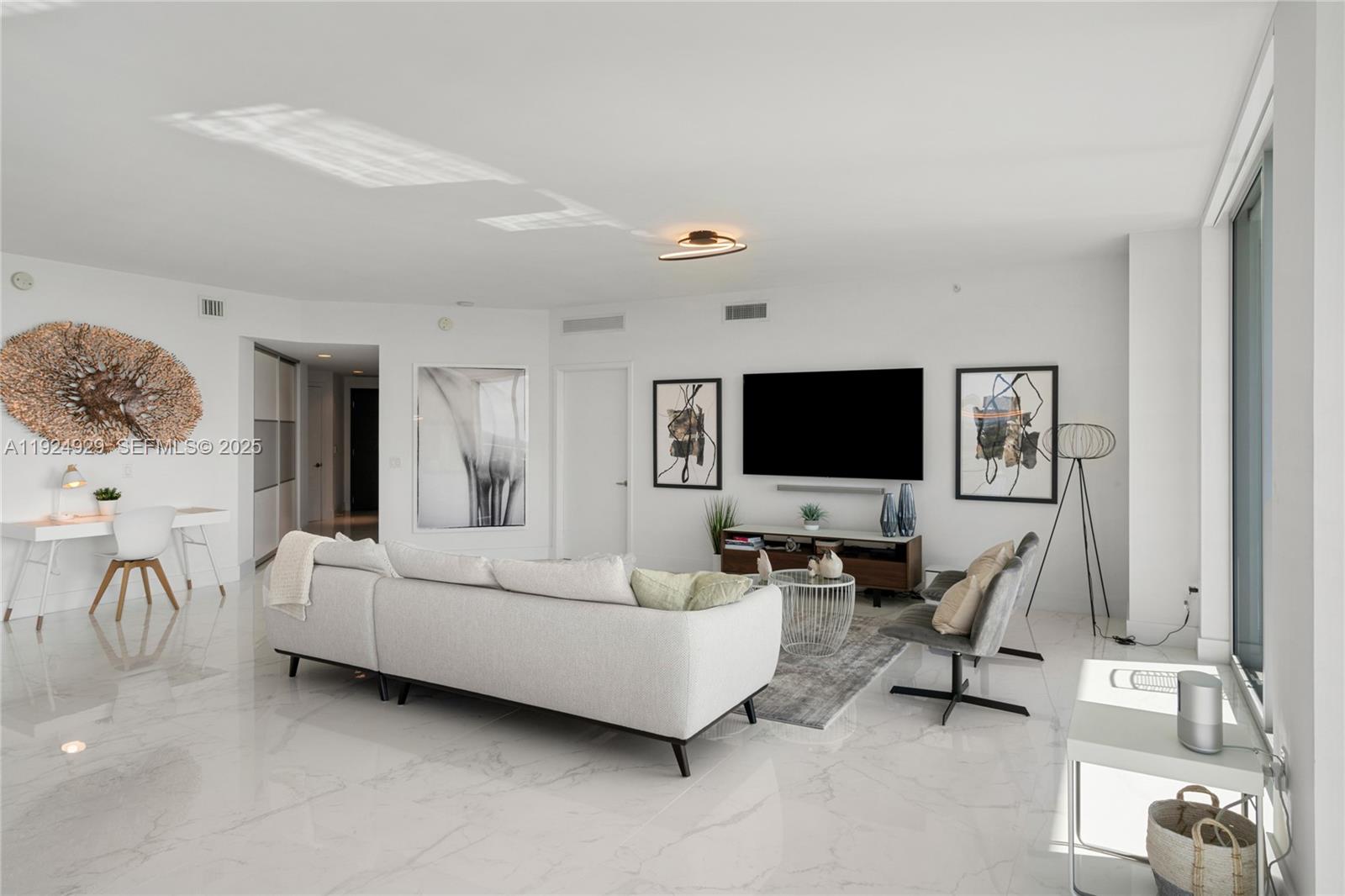 17111 Biscayne Blvd #2002, North Miami Beach FL 33160