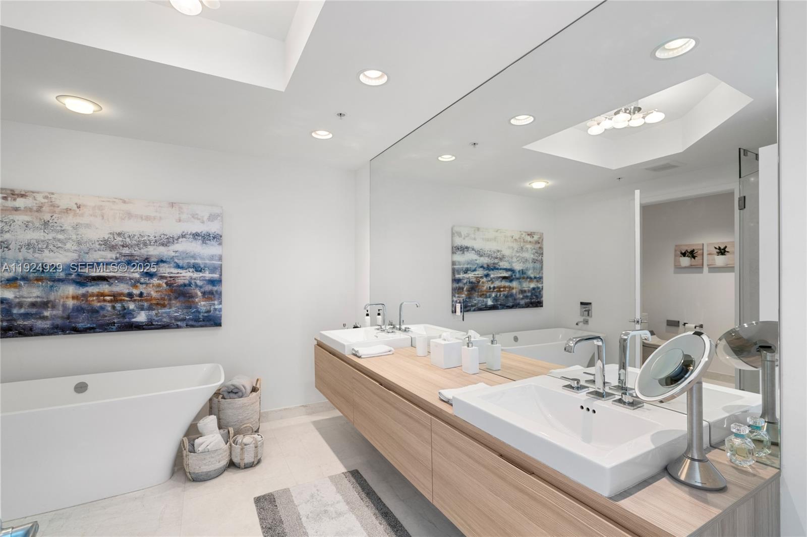 17111 Biscayne Blvd #2002, North Miami Beach FL 33160