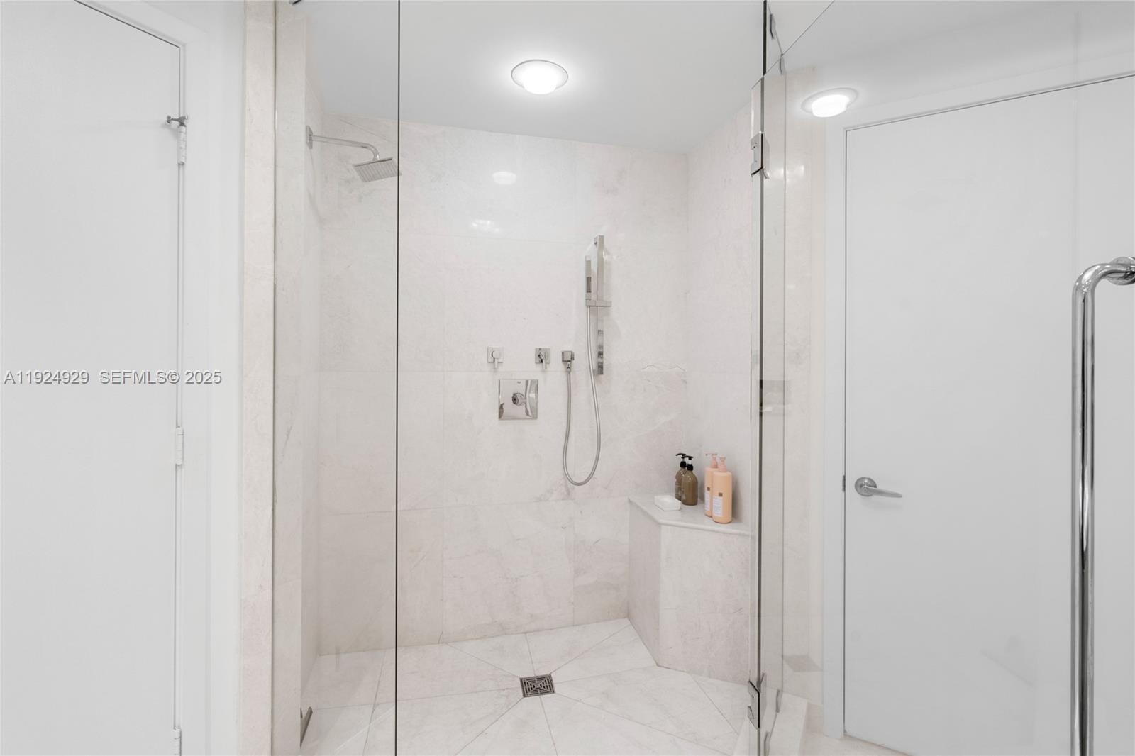 17111 Biscayne Blvd #2002, North Miami Beach FL 33160