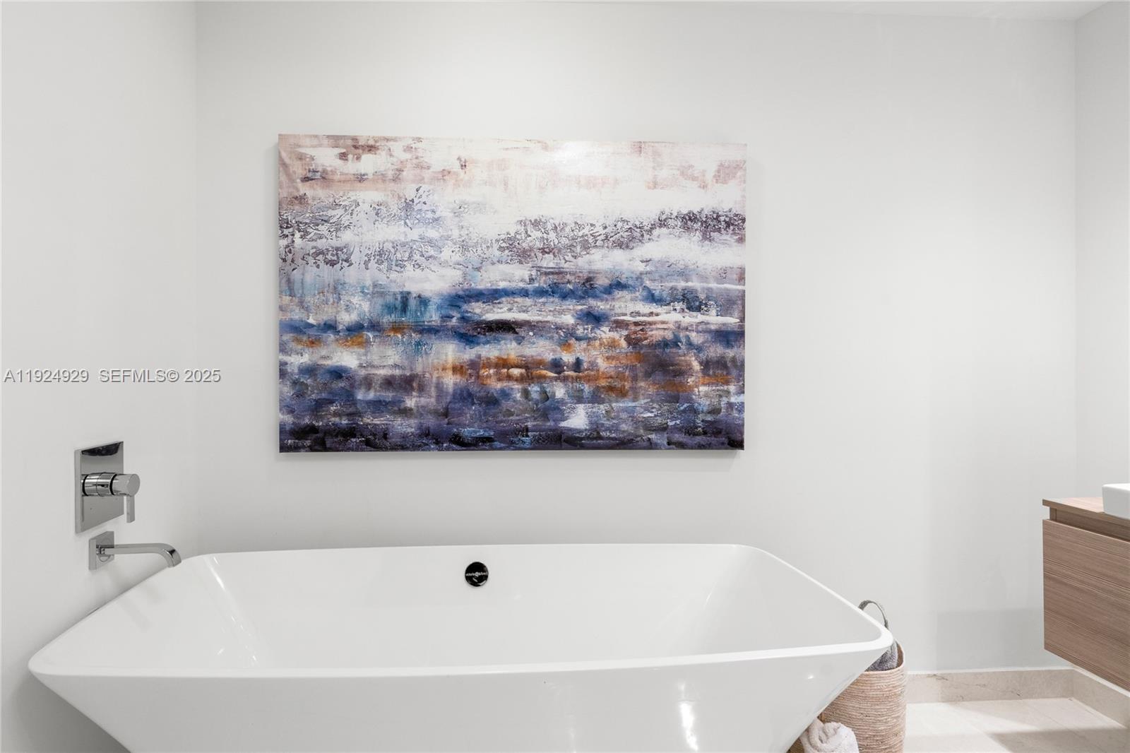 17111 Biscayne Blvd #2002, North Miami Beach FL 33160