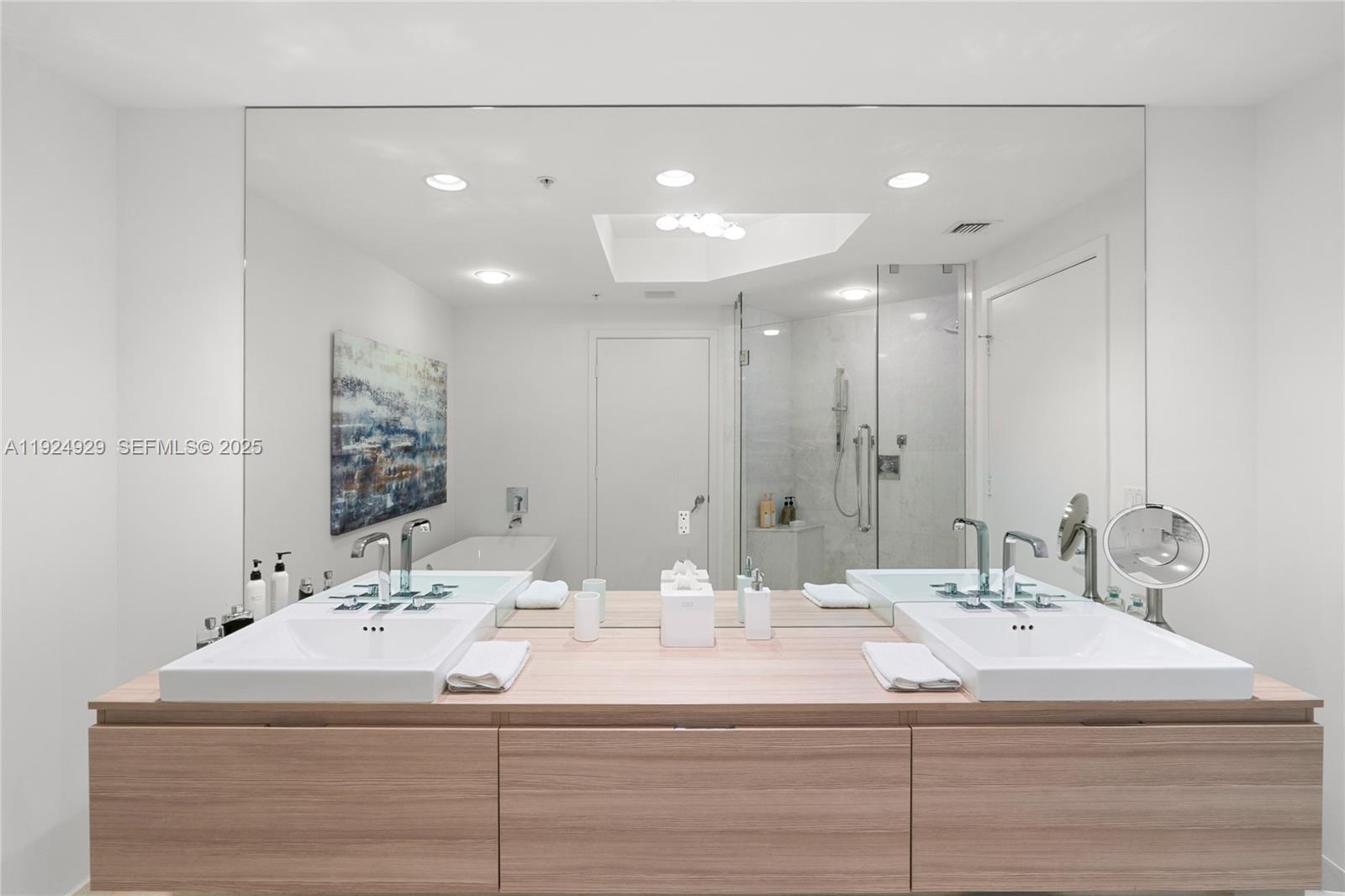 17111 Biscayne Blvd #2002, North Miami Beach FL 33160