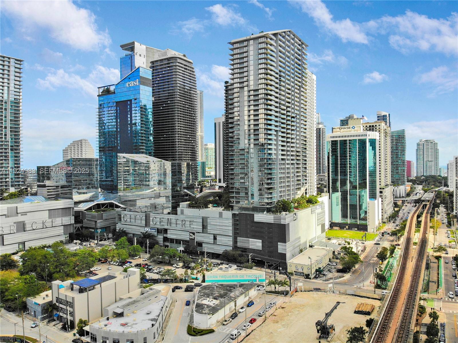 88 SW 7th St #2008, Miami FL 33130