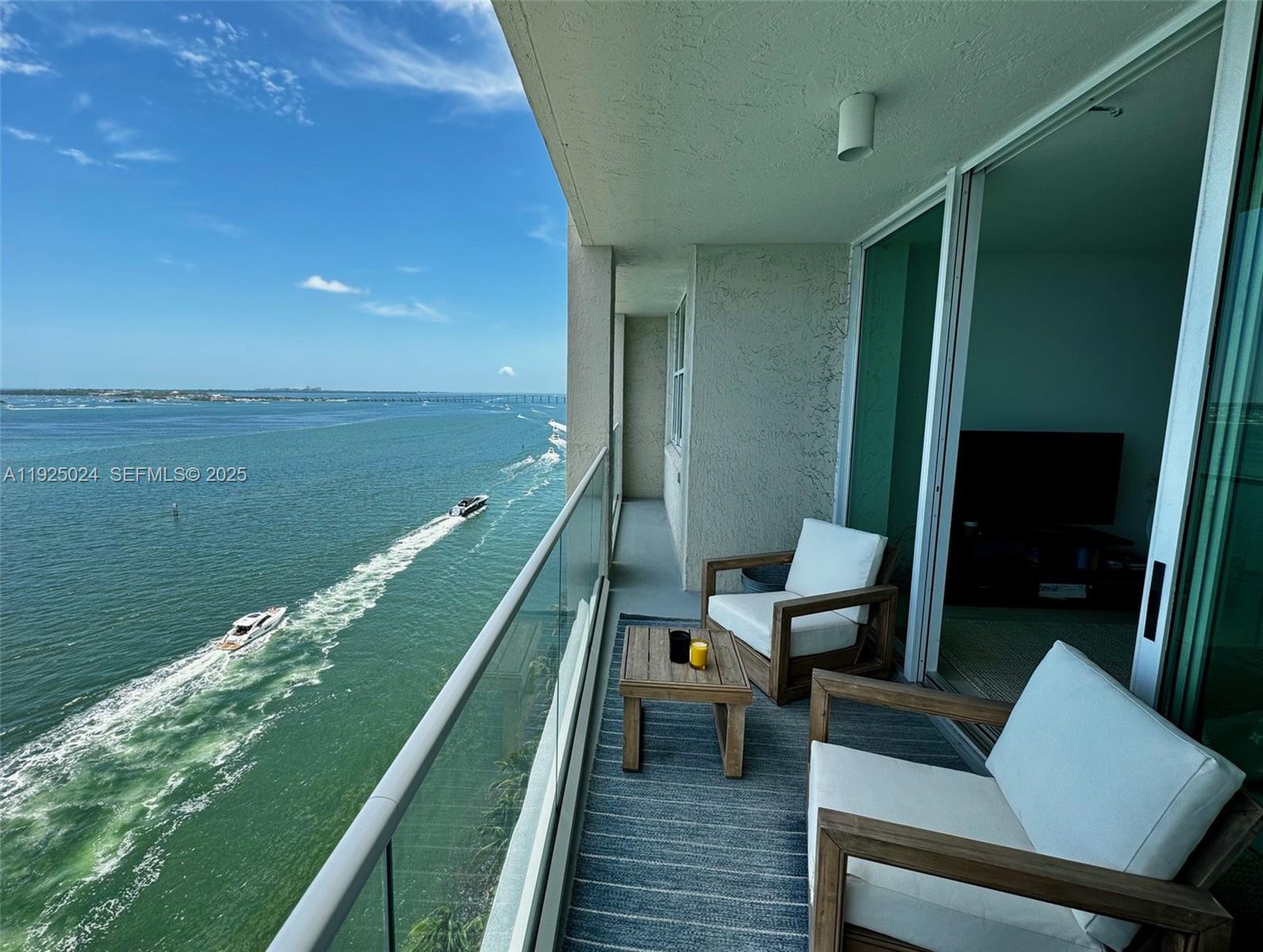 800 Claughton Island Dr #1502, Miami FL 33131