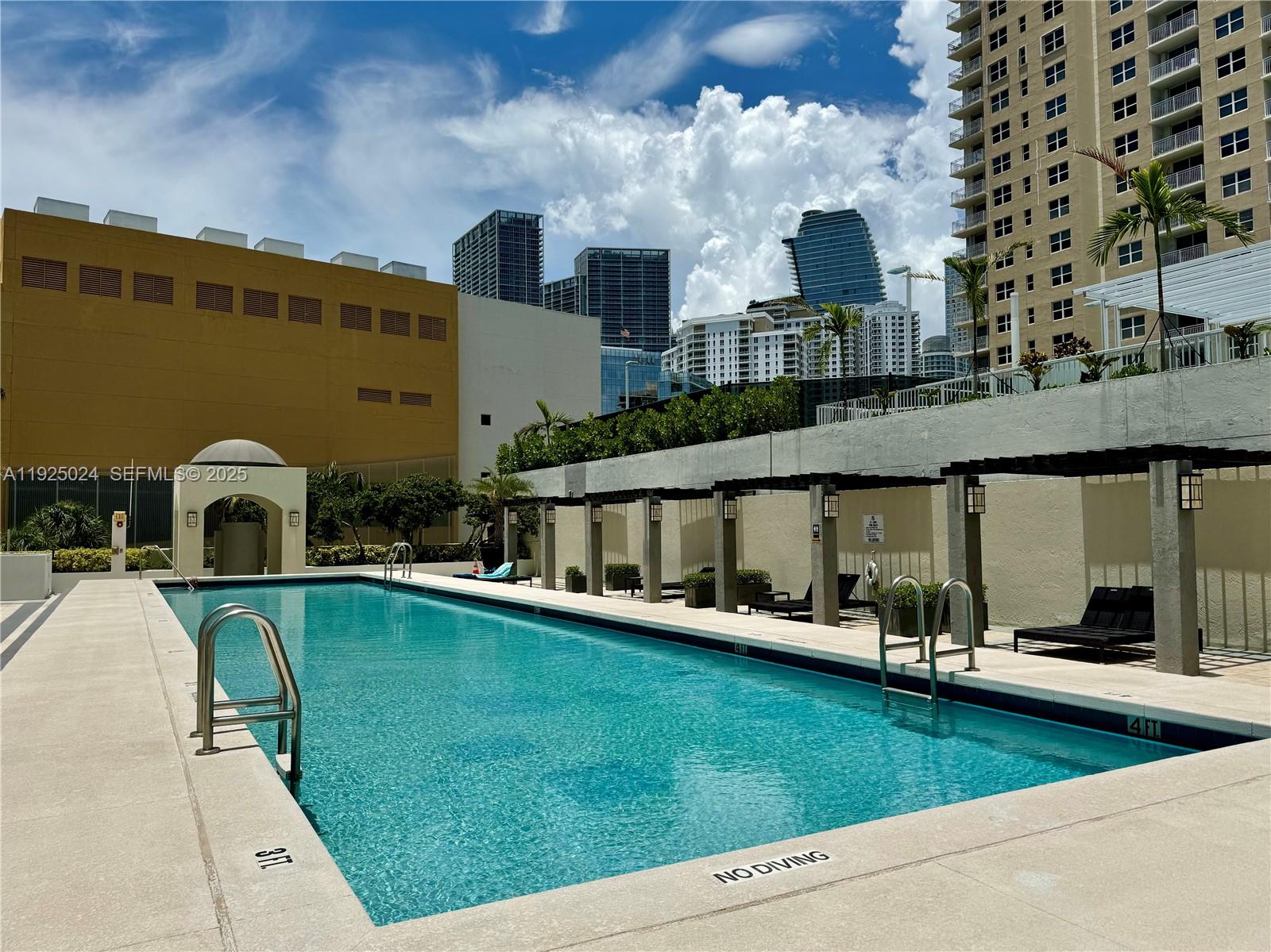800 Claughton Island Dr #1502, Miami FL 33131