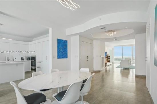 300 S Pointe Dr #3502, Miami Beach FL 33139