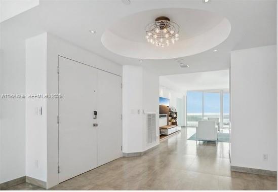 300 S Pointe Dr #3502, Miami Beach FL 33139