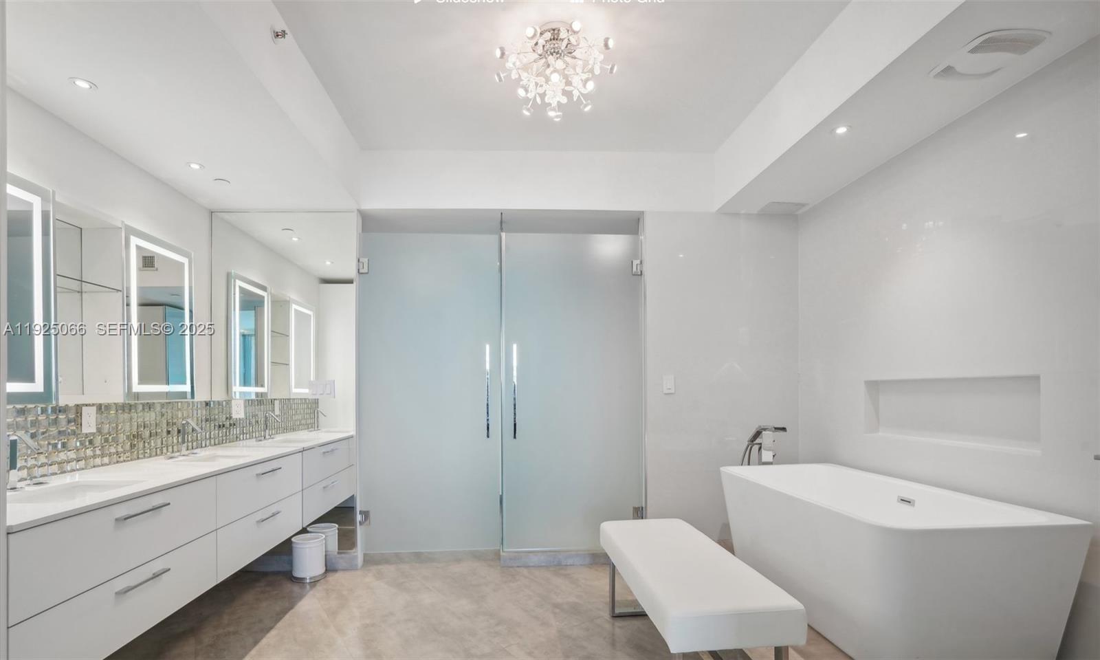 300 S Pointe Dr #3502, Miami Beach FL 33139