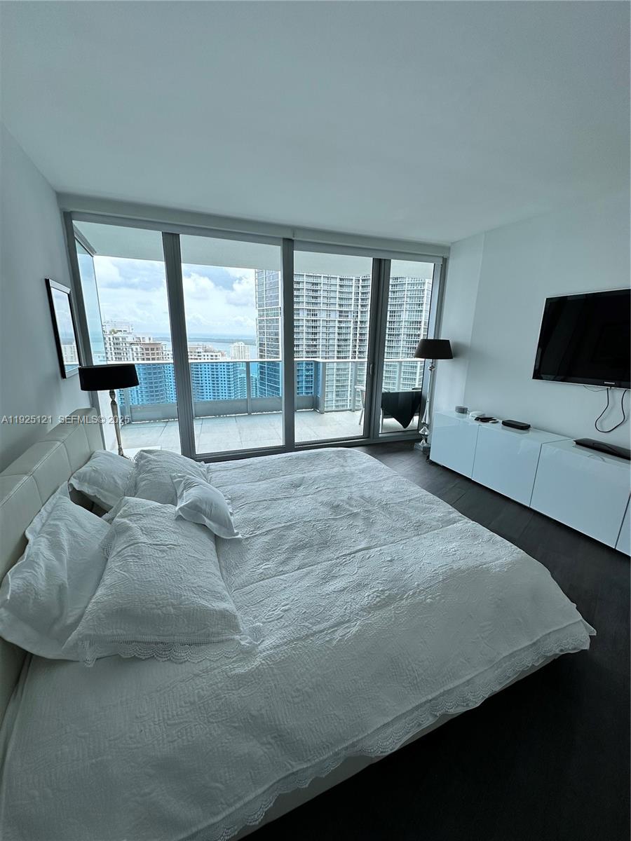 200 Biscayne Boulevard Way #4007, Miami FL 33131