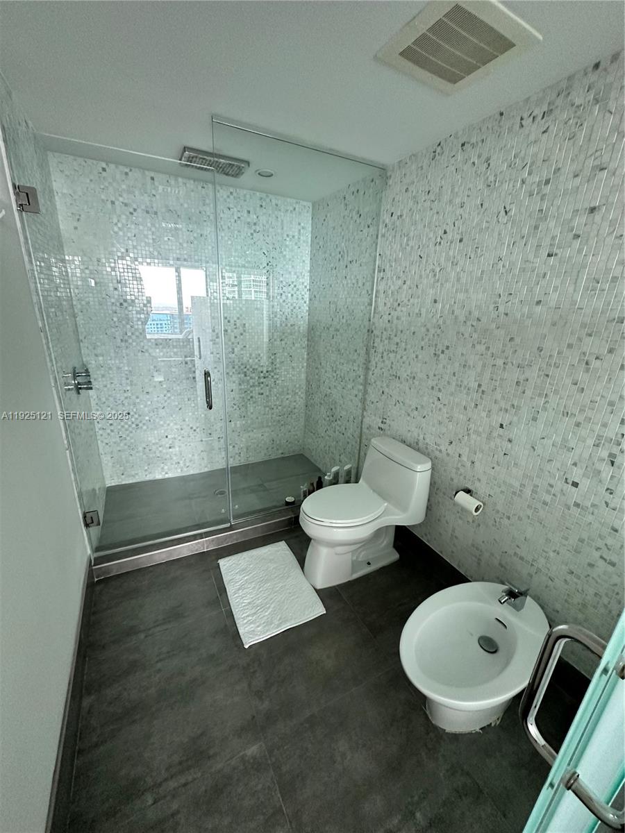 200 Biscayne Boulevard Way #4007, Miami FL 33131