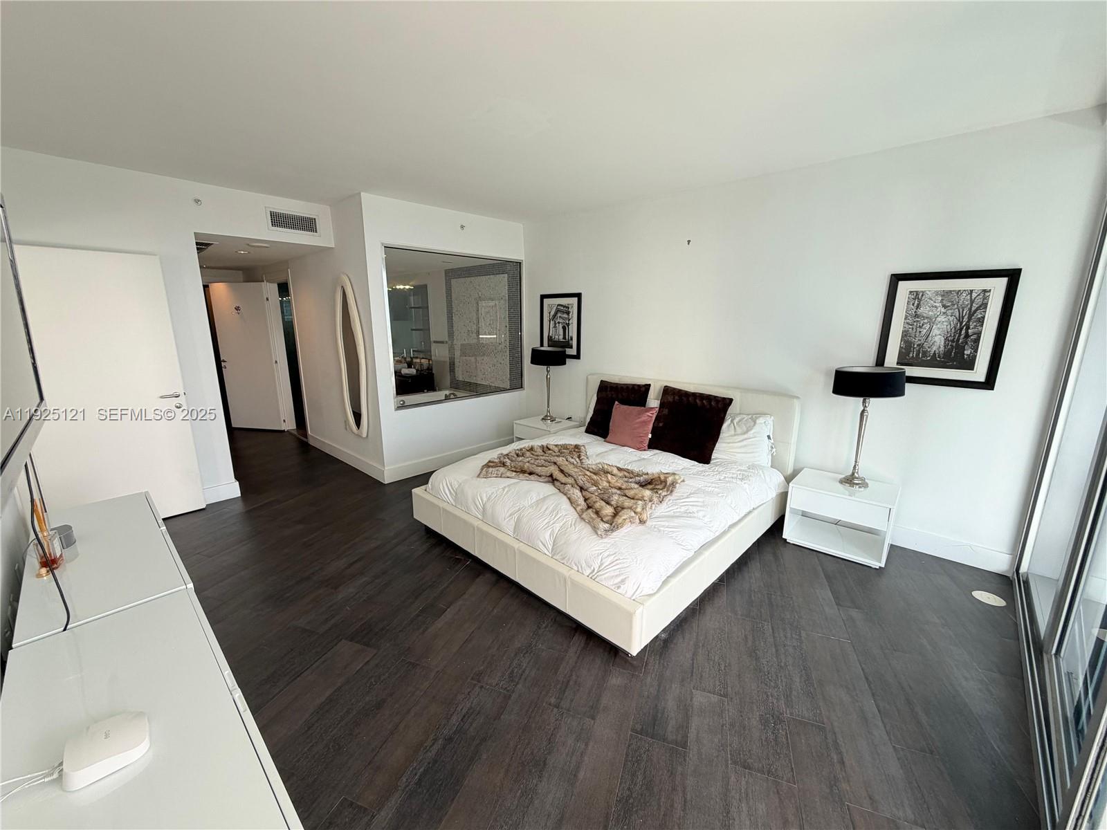 200 Biscayne Boulevard Way #4007, Miami FL 33131