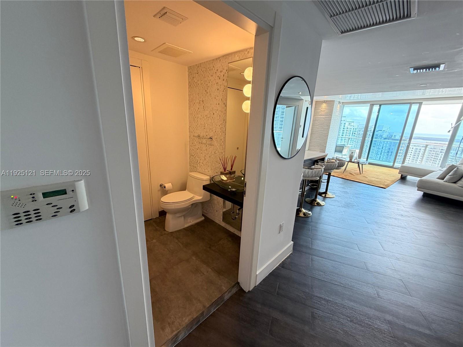 200 Biscayne Boulevard Way #4007, Miami FL 33131