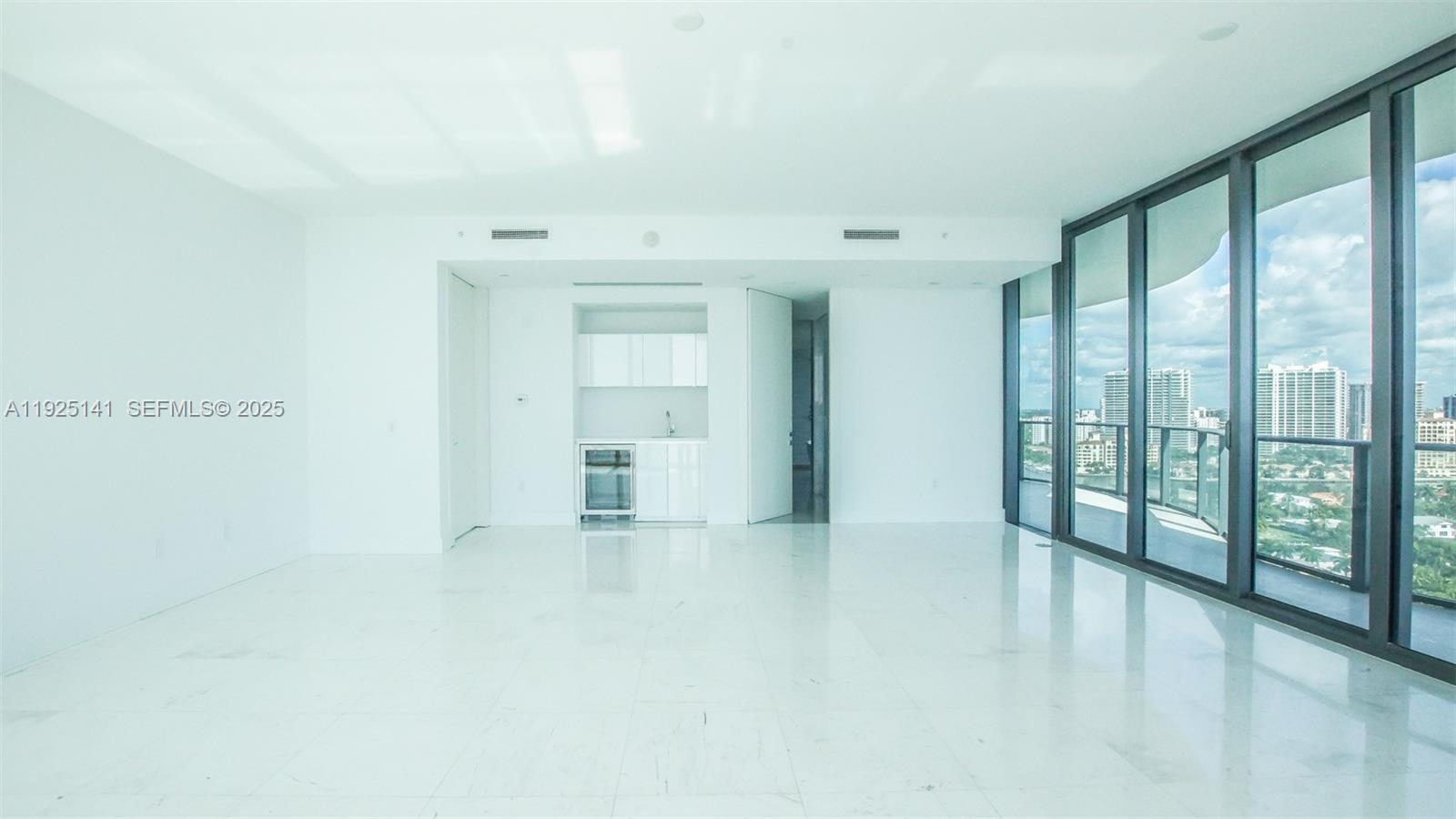 19575 COLLINS AV #19, Sunny Isles Beach FL 33160