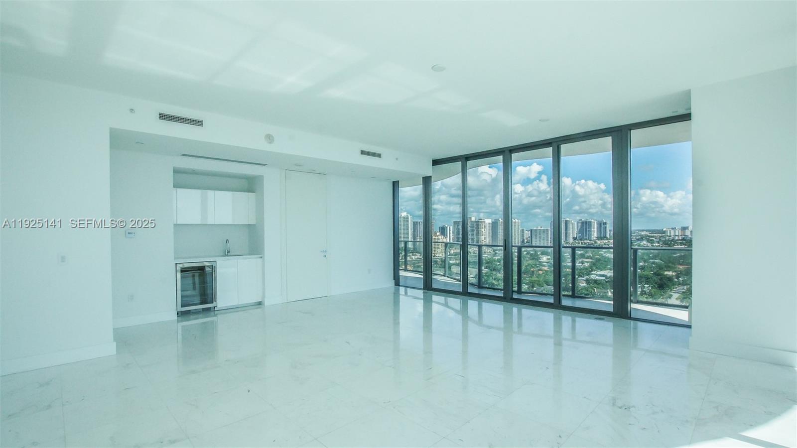 19575 COLLINS AV #19, Sunny Isles Beach FL 33160