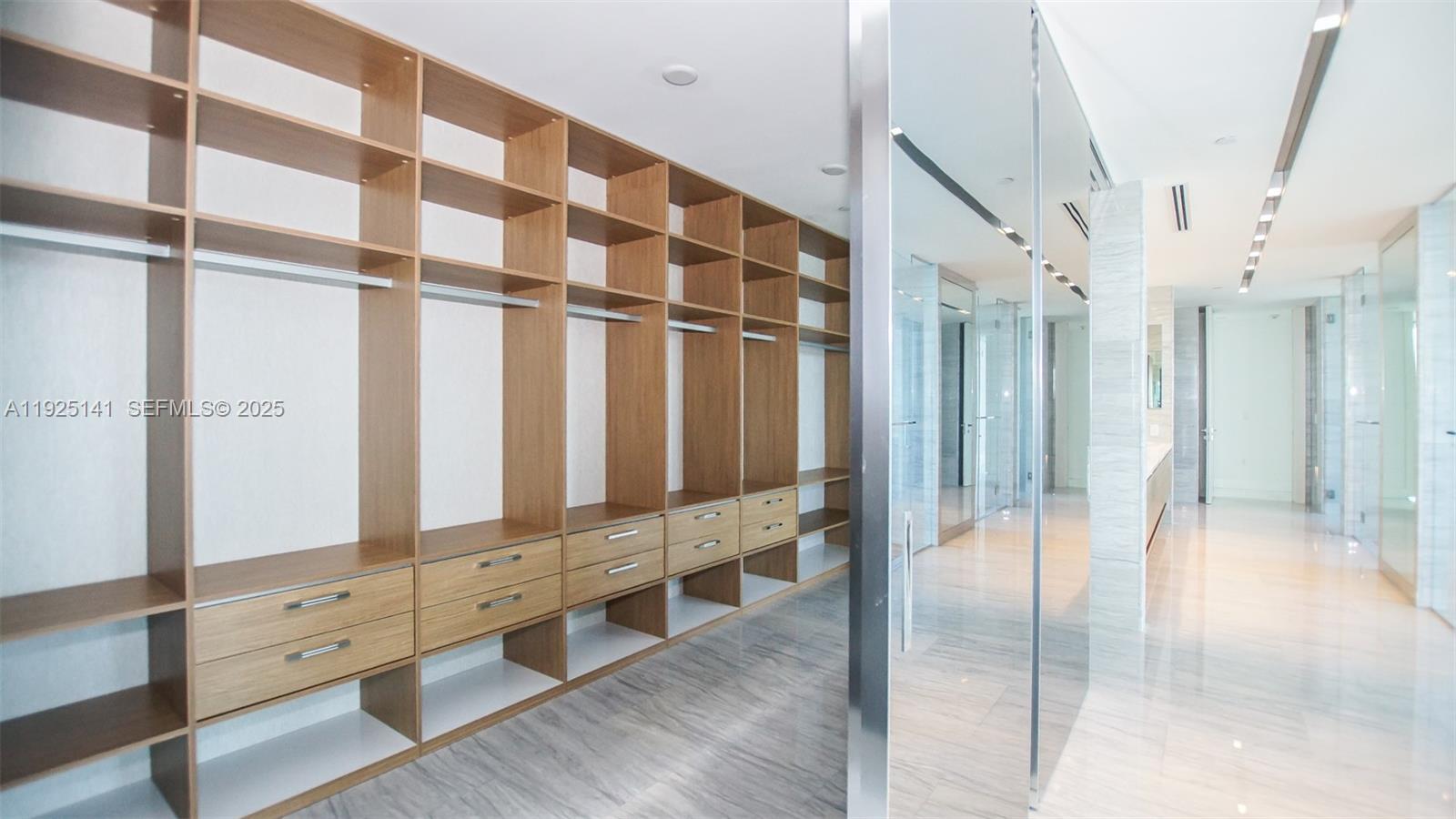 19575 COLLINS AV #19, Sunny Isles Beach FL 33160