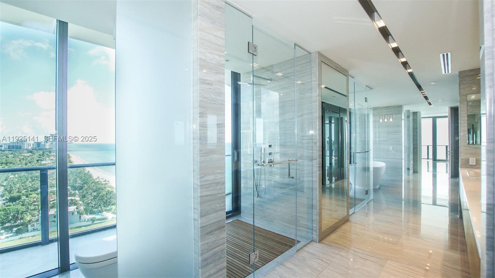 19575 COLLINS AV #19, Sunny Isles Beach FL 33160
