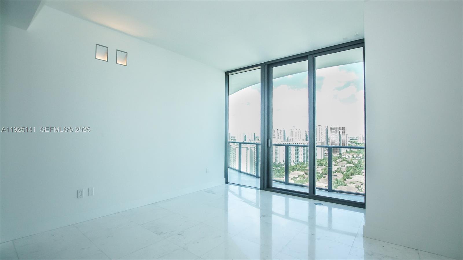 19575 COLLINS AV #19, Sunny Isles Beach FL 33160