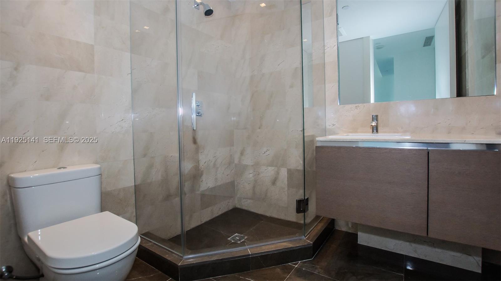 19575 COLLINS AV #19, Sunny Isles Beach FL 33160