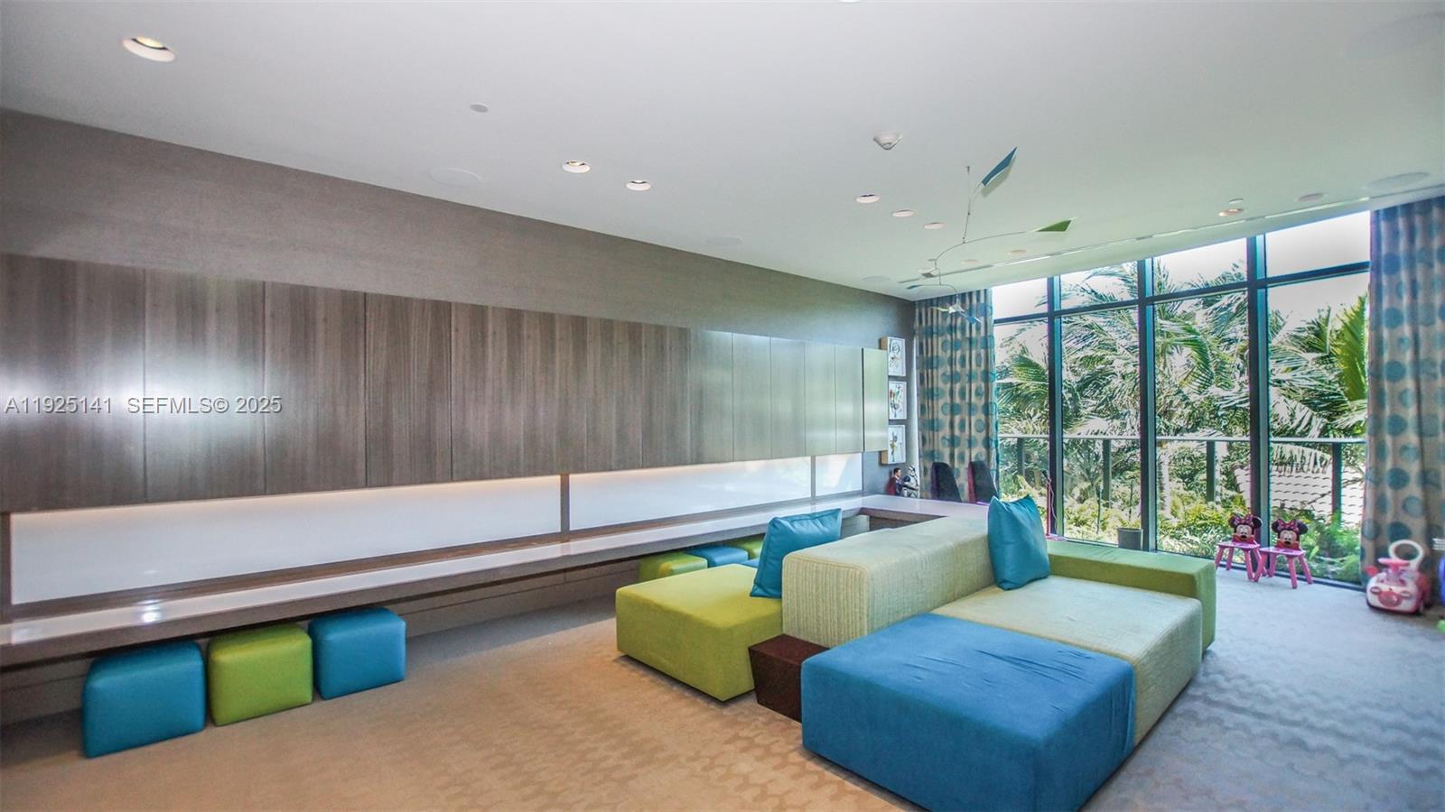 19575 COLLINS AV #19, Sunny Isles Beach FL 33160