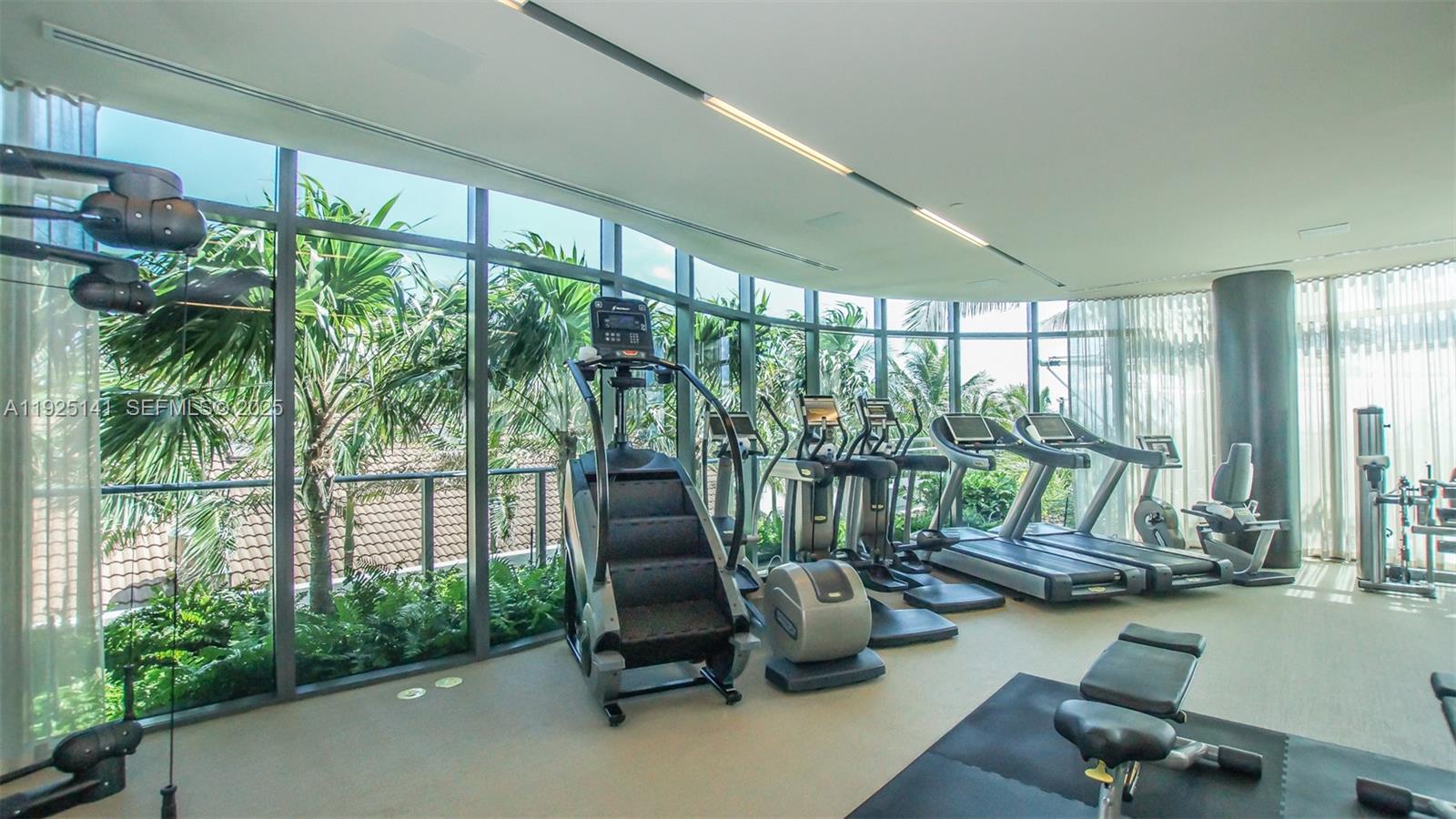19575 COLLINS AV #19, Sunny Isles Beach FL 33160