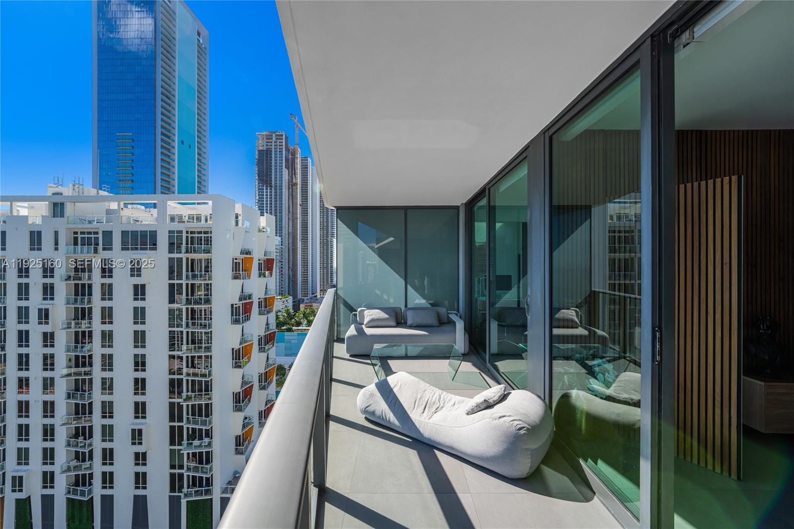 460 NE 28th St #1806, Miami FL 33137