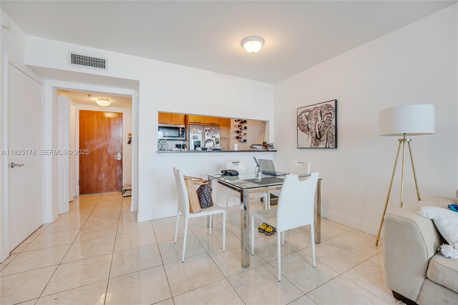 31 SE 5th St #409, Miami FL 33131