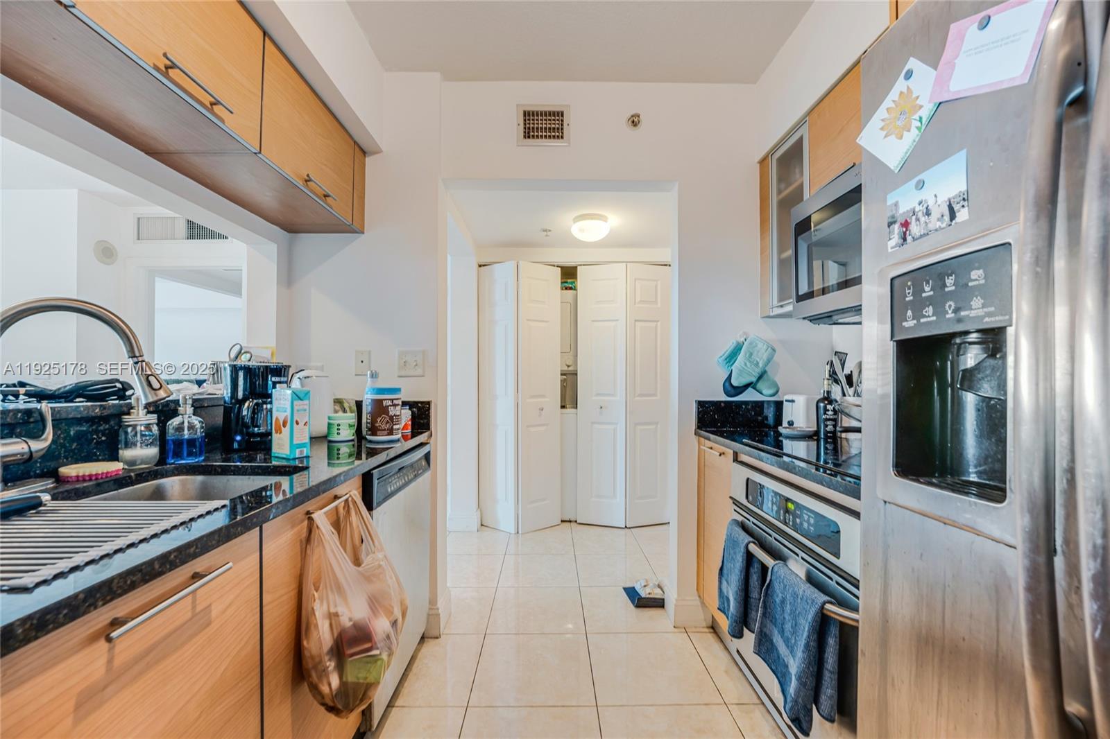 31 SE 5th St #409, Miami FL 33131