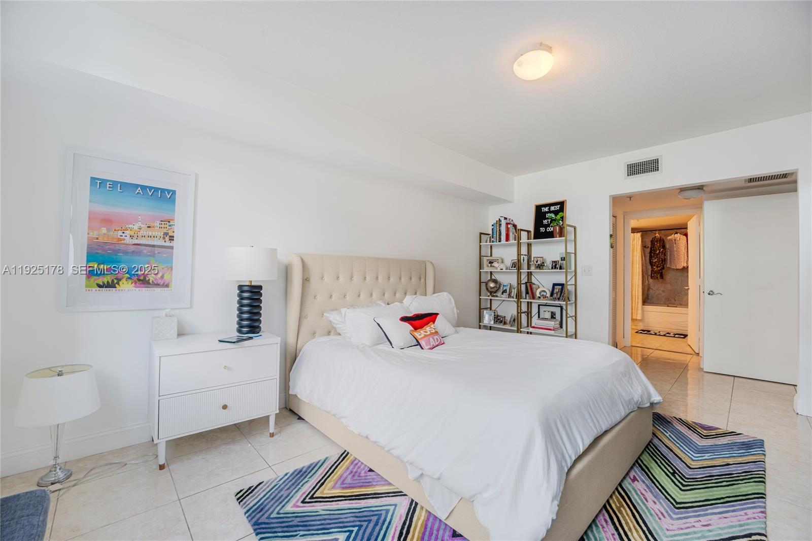 31 SE 5th St #409, Miami FL 33131