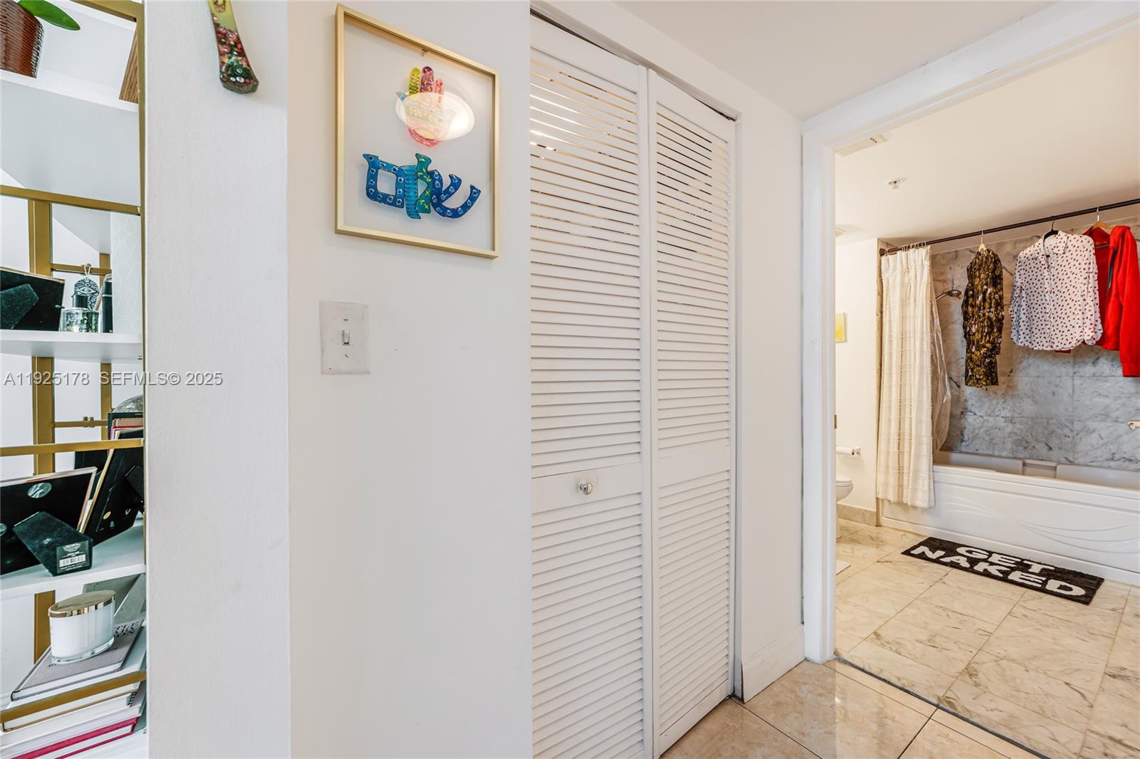 31 SE 5th St #409, Miami FL 33131