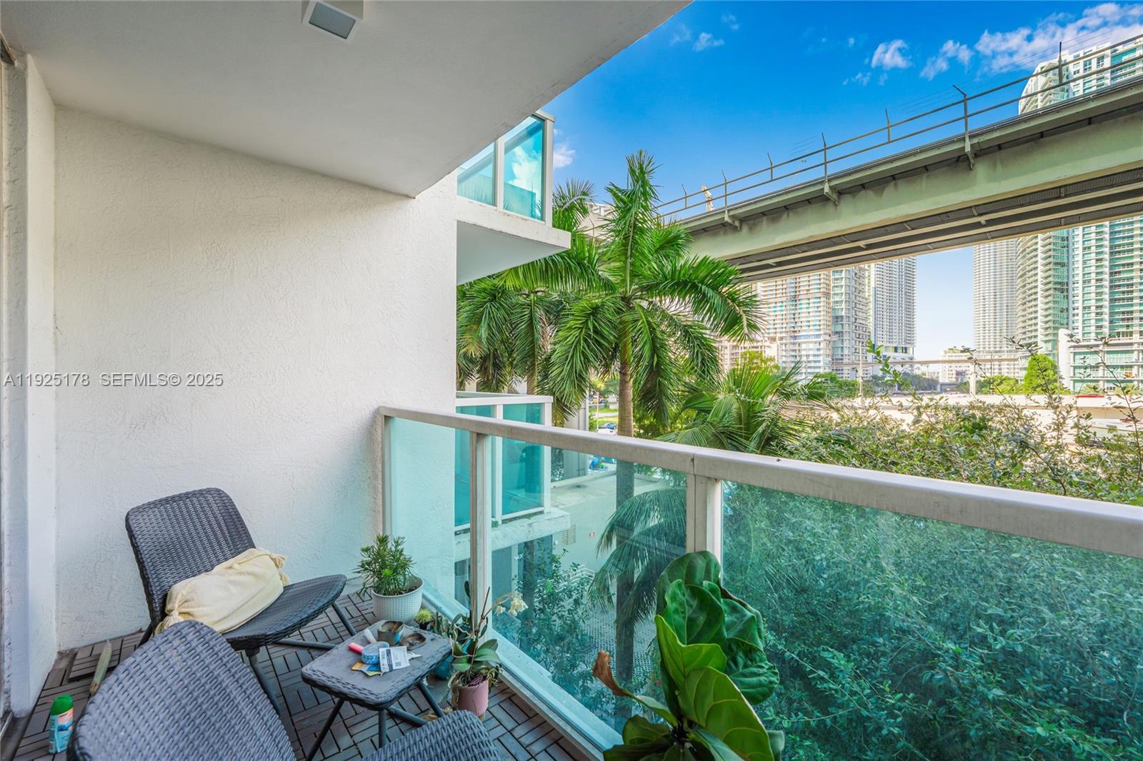 31 SE 5th St #409, Miami FL 33131