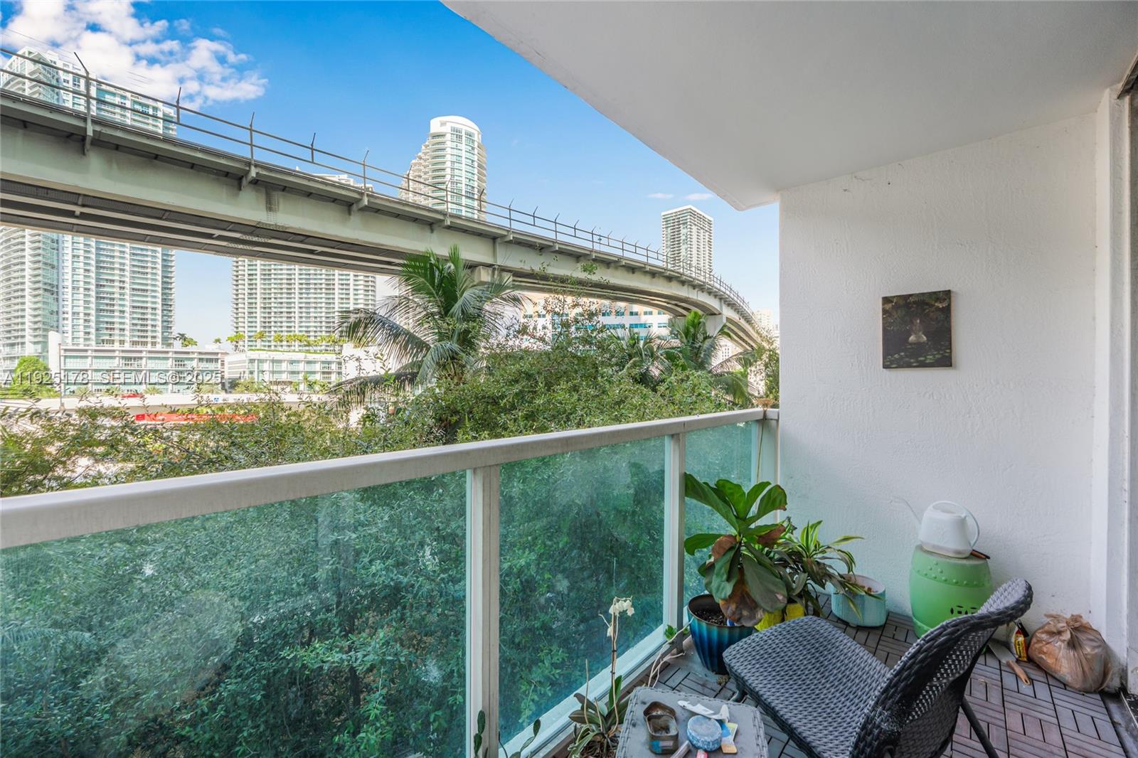 31 SE 5th St #409, Miami FL 33131