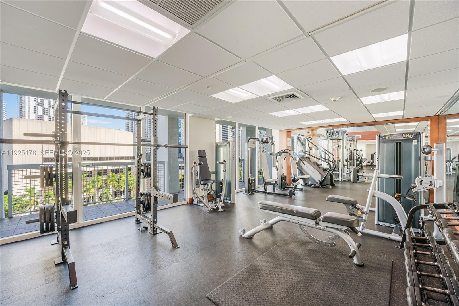 31 SE 5th St #409, Miami FL 33131