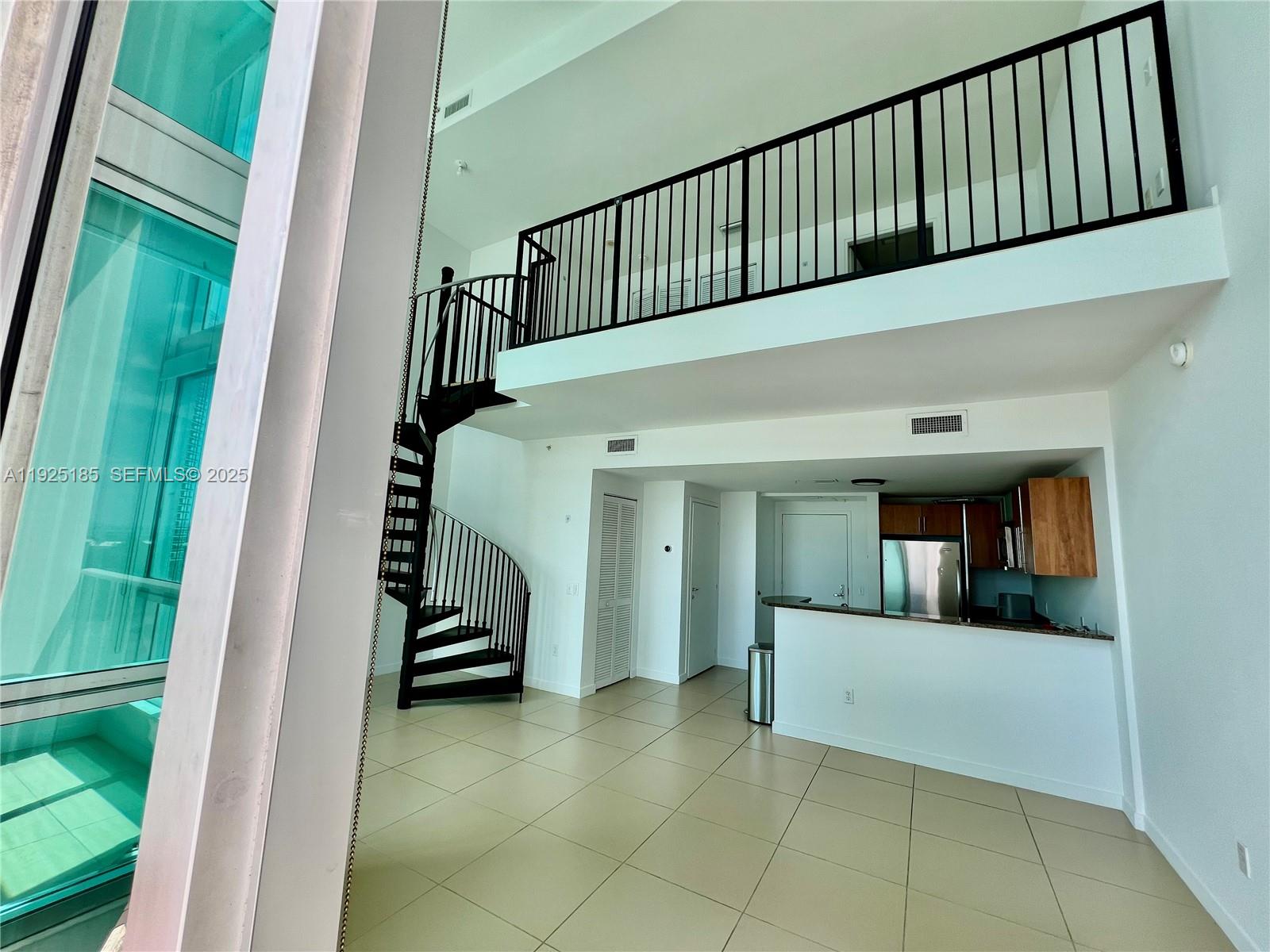 300 S Biscayne Blvd #Loft 1028, Miami FL 33131