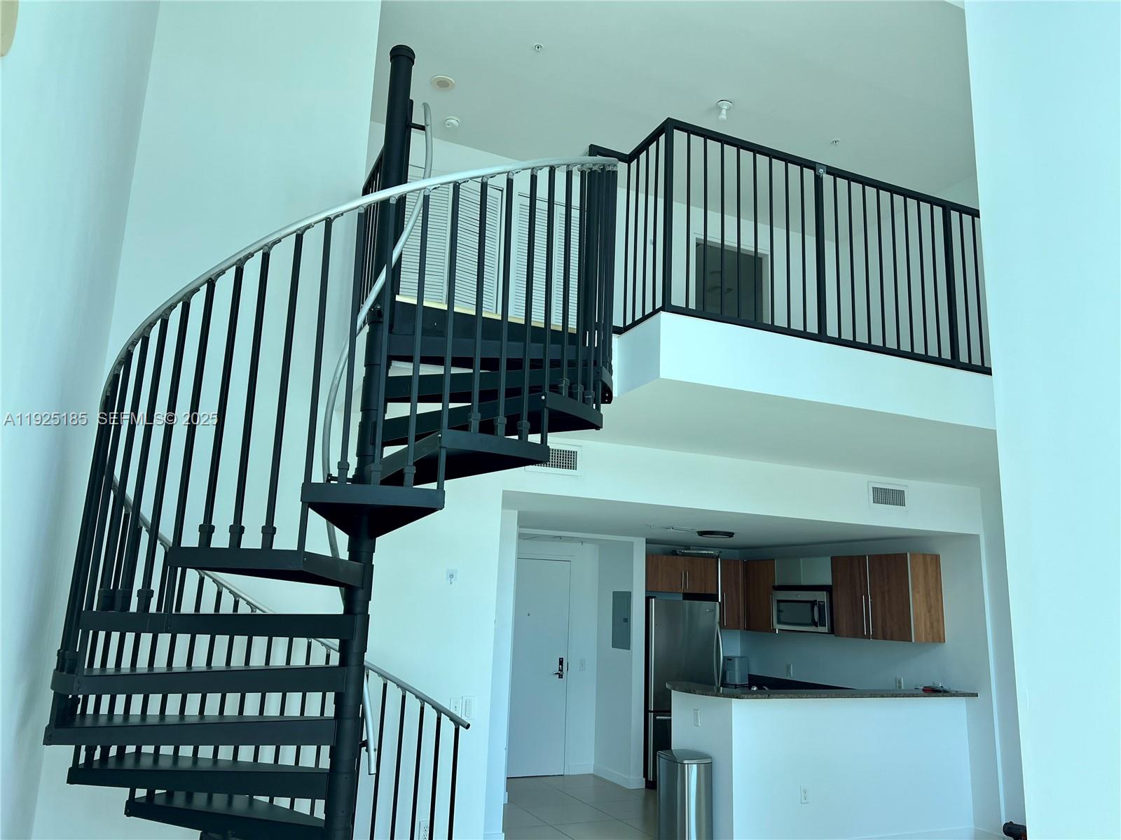 300 S Biscayne Blvd #Loft 1028, Miami FL 33131