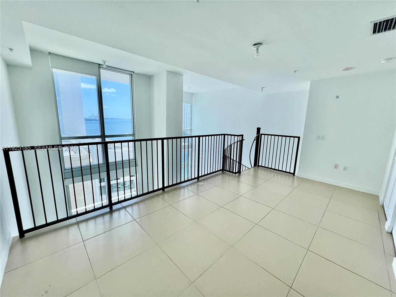 300 S Biscayne Blvd #Loft 1028, Miami FL 33131