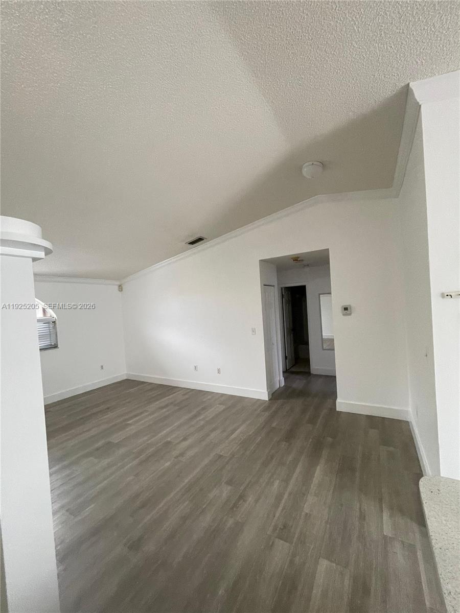 3375 W 76th St #211, Hialeah FL 33018