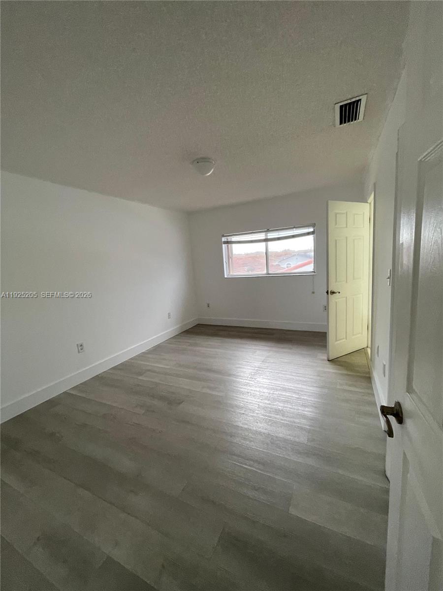 3375 W 76th St #211, Hialeah FL 33018