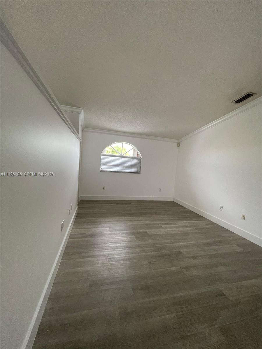 3375 W 76th St #211, Hialeah FL 33018